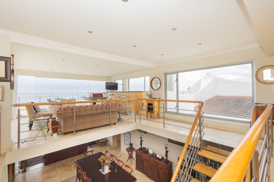 6 Bedroom Property for Sale in Bloubergstrand Western Cape